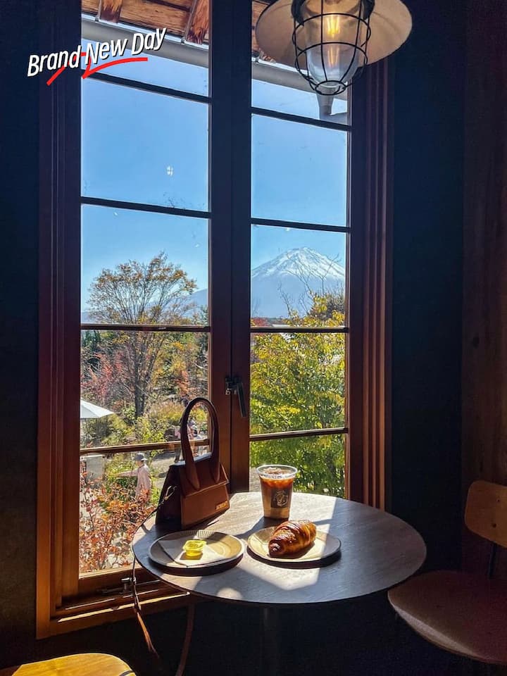 A cafe with a stunning view of Mount Fuji: BRAND NEW DAY COFFEE