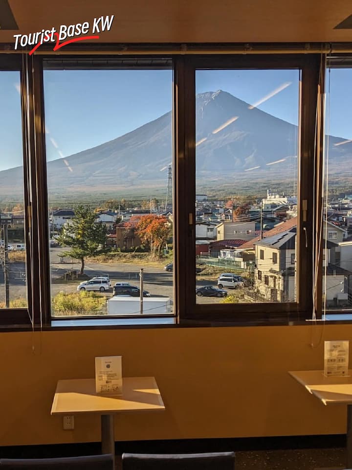 A cafe with a stunning view of Mount Fuji: Tourist Base Kawaguchiko