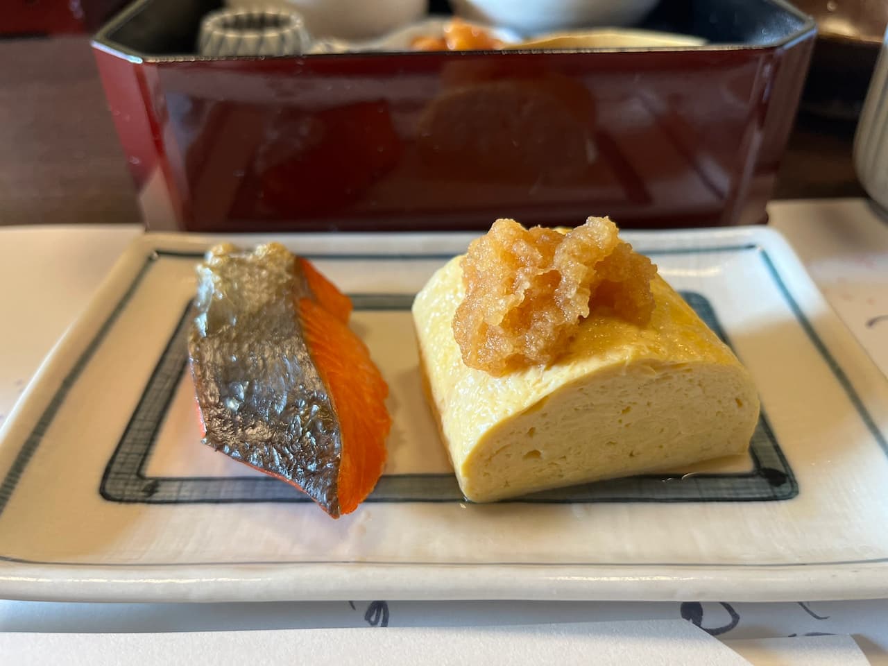 Exquisite kaiseki dinner served in the privacy of the room at Ginsuisou Choraku, featuring a variety of traditional Japanese dishes