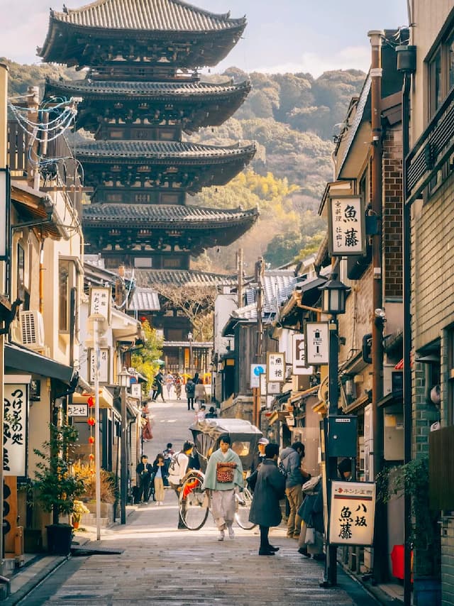 Kiyomizu-dera Sanjunoto (Three Story Pagoda), Kyoto