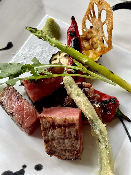 A5 Wagyu Sirloin at Higashiyama Garden in Kyoto, perfectly paired with seasonal vegetables for a luxurious dining experience.