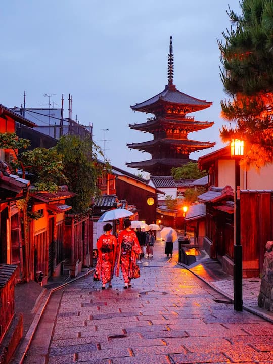 Charming old-town streets of Sannenzaka and Ninenzaka with traditional shops and distinctive red exteriors