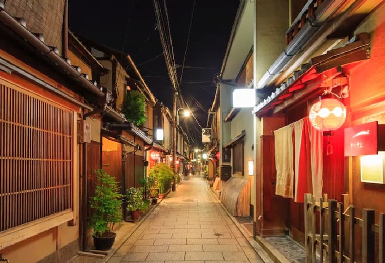 Traditional teahouse gardens and kaiseki restaurants in the Gion district of Kyoto