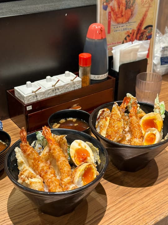 Tempura rice bowl at Tentora restaurant in Tokyo