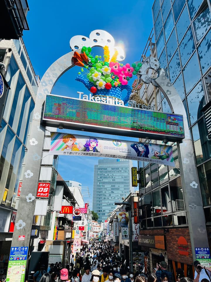 Trendy Takeshita-dōri in Harajuku, packed with boutiques and cafes, a favorite spot for fashion enthusiasts